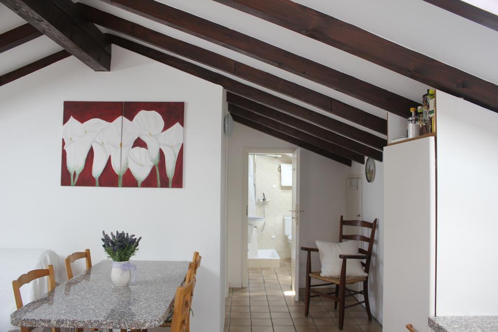 Casa Gialla Gordola Δωμάτιο φωτογραφία